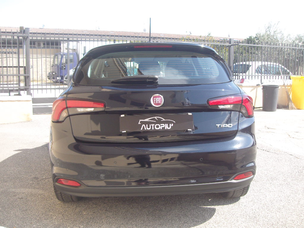 FIAT TIPO 1.6 MJ 120CV LOUNGE AUTOMATICA - Clicca l'immagine per chiudere